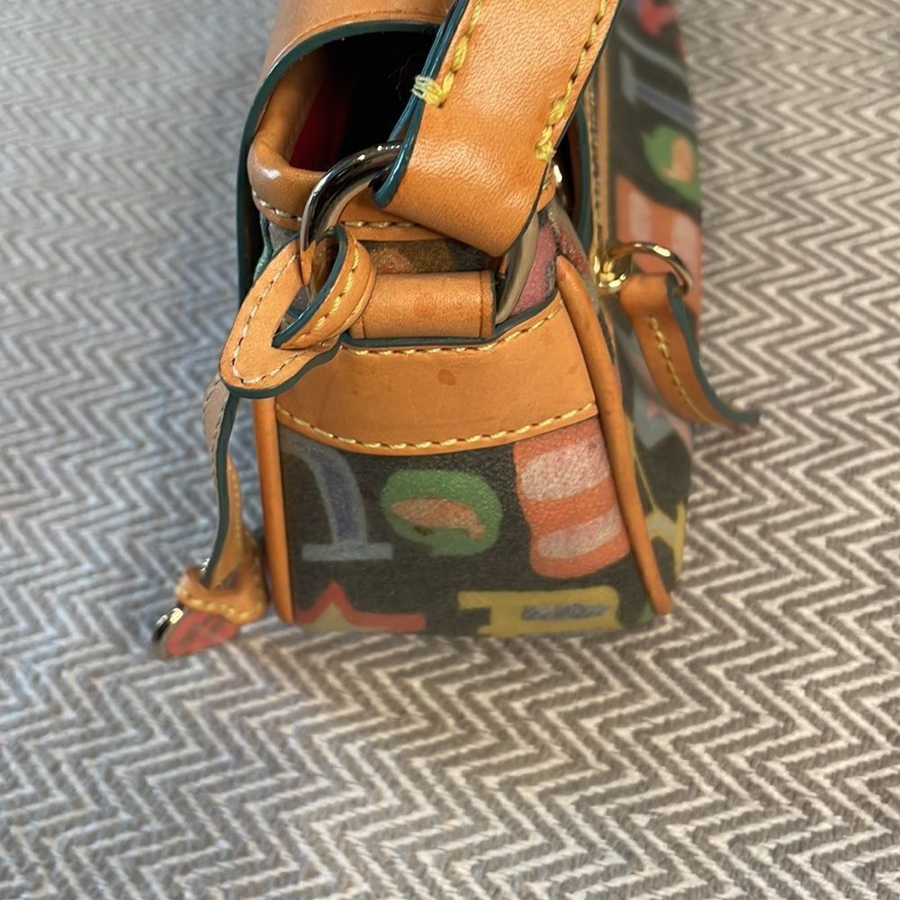 Dooney & Bourke Small Shoulder Bag East/West Flap Authentic - Picture 5 of 12